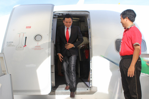 สายการบินเวียดเจ็ทแอร์ฉลองผู้โดยสารคนที่ 3,000,000 ด้วยการแสดงพื้นบ้านของเวียดนาม