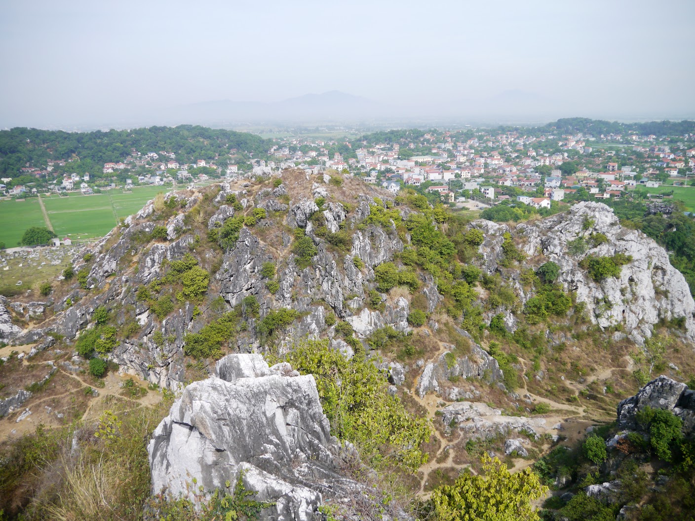 トラム山を訪ねて – ハノイ