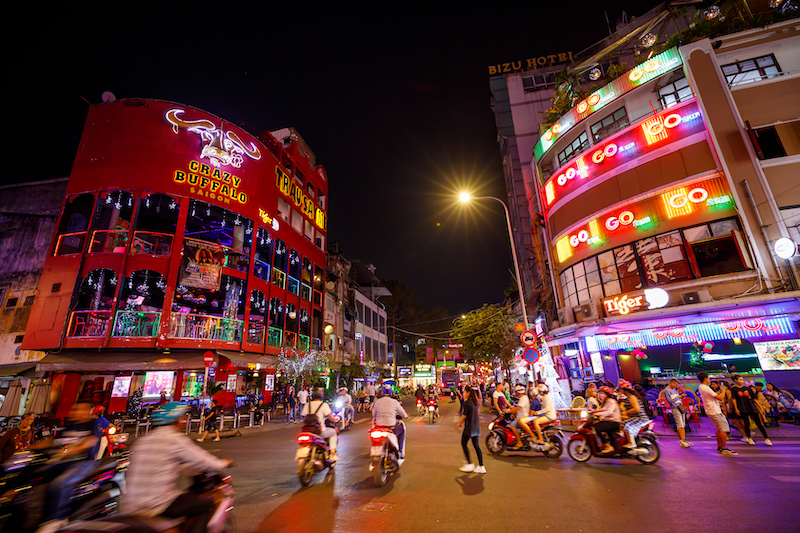 Phố đi bộ Bùi Viện