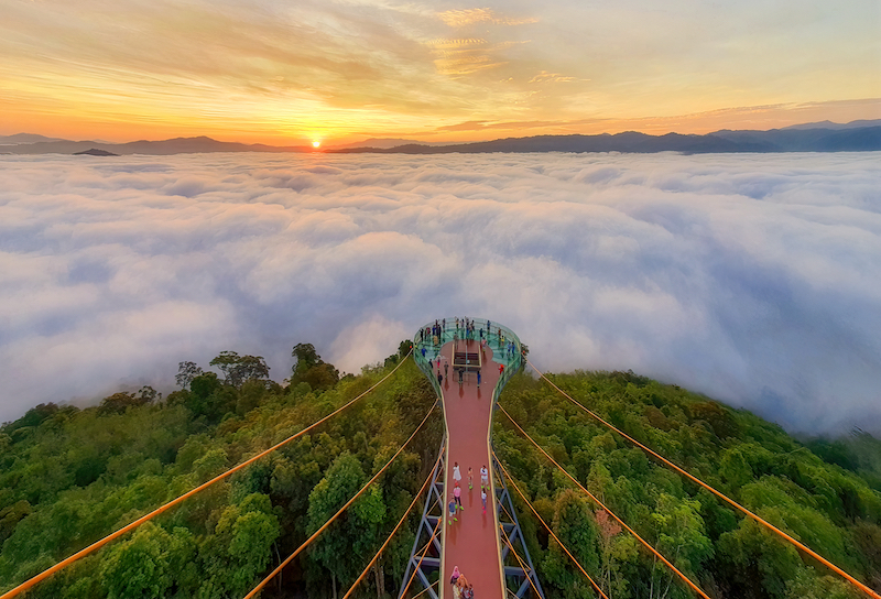 Cầu kính Ai Yerweng Skywalk ở Thái Lan