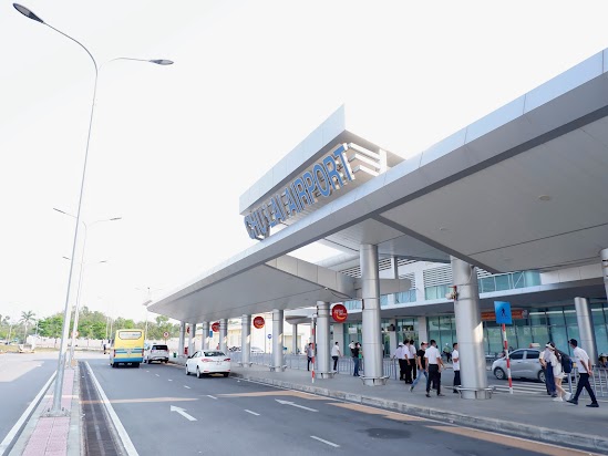 广南朱莱机场：地址、图像和注释