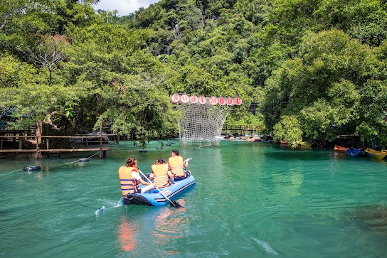  Suối Nước Moọc