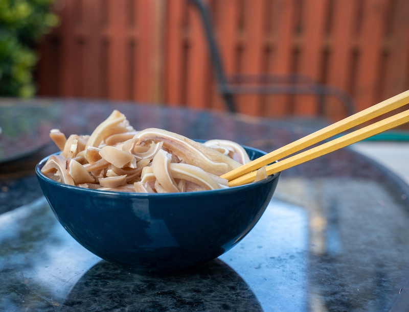 Tai heo ngâm giấm chua ngọt