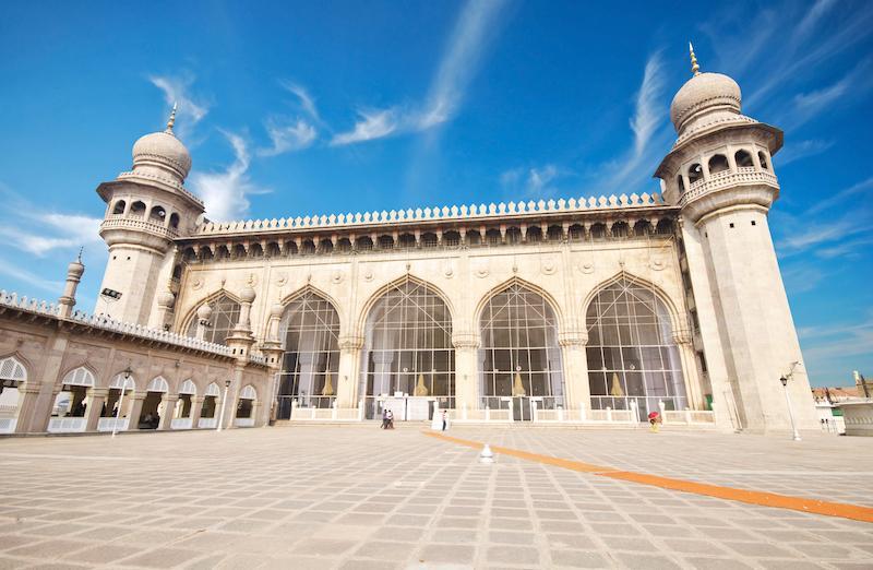 Những người Hồi giáo hành hương tại nhà thờ Mecca Masjid