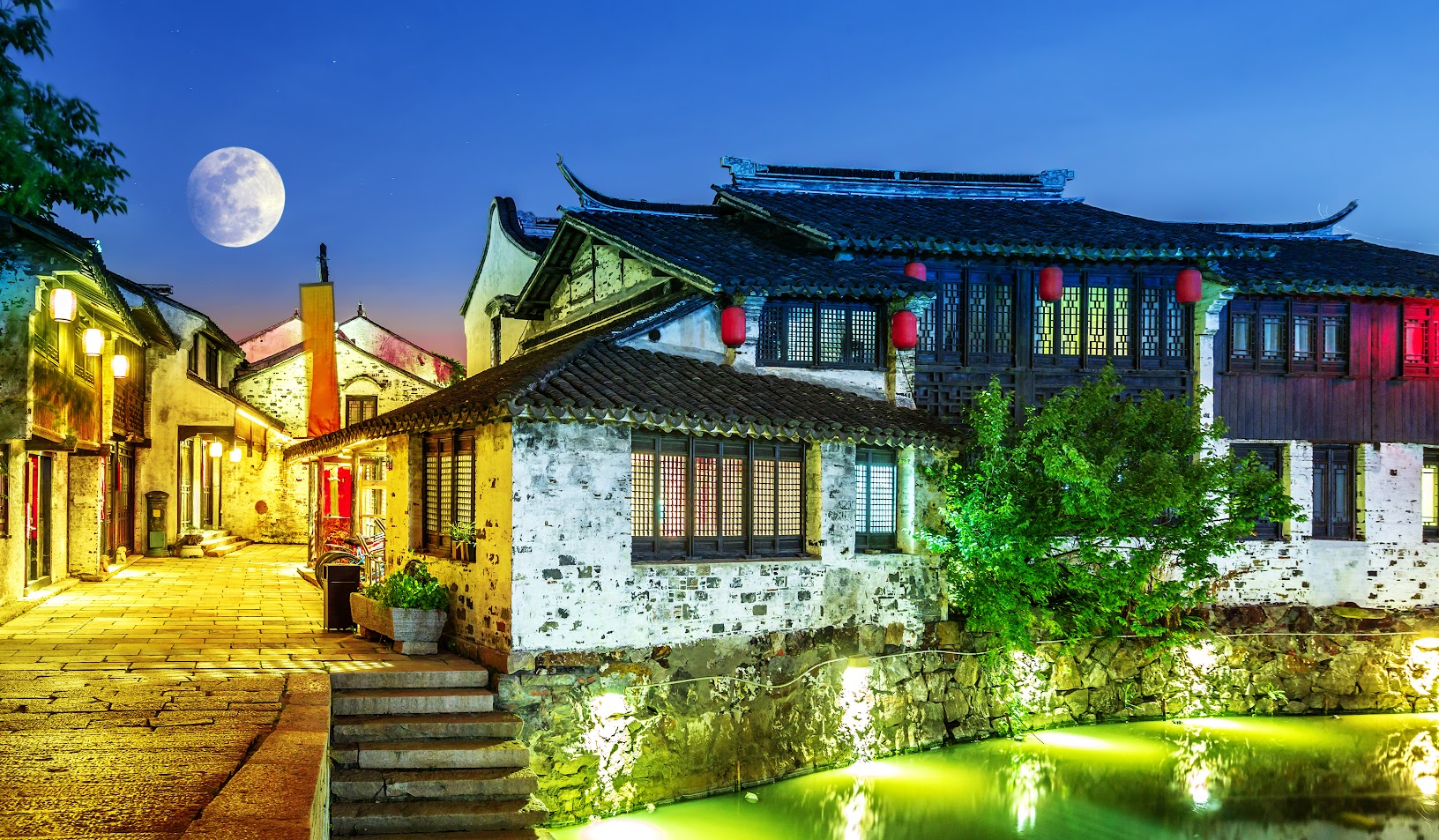 Cẩm nang du lịch V&ocirc; T&iacute;ch từ A-Z: Thời gian l&yacute; tưởng, lịch tr&igrave;nh, chi ph&iacute; |  Vietjet Air