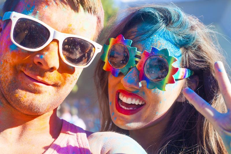 Lưu &yacute; khi tham gia lễ hội n&eacute;m bột m&agrave;u Holi