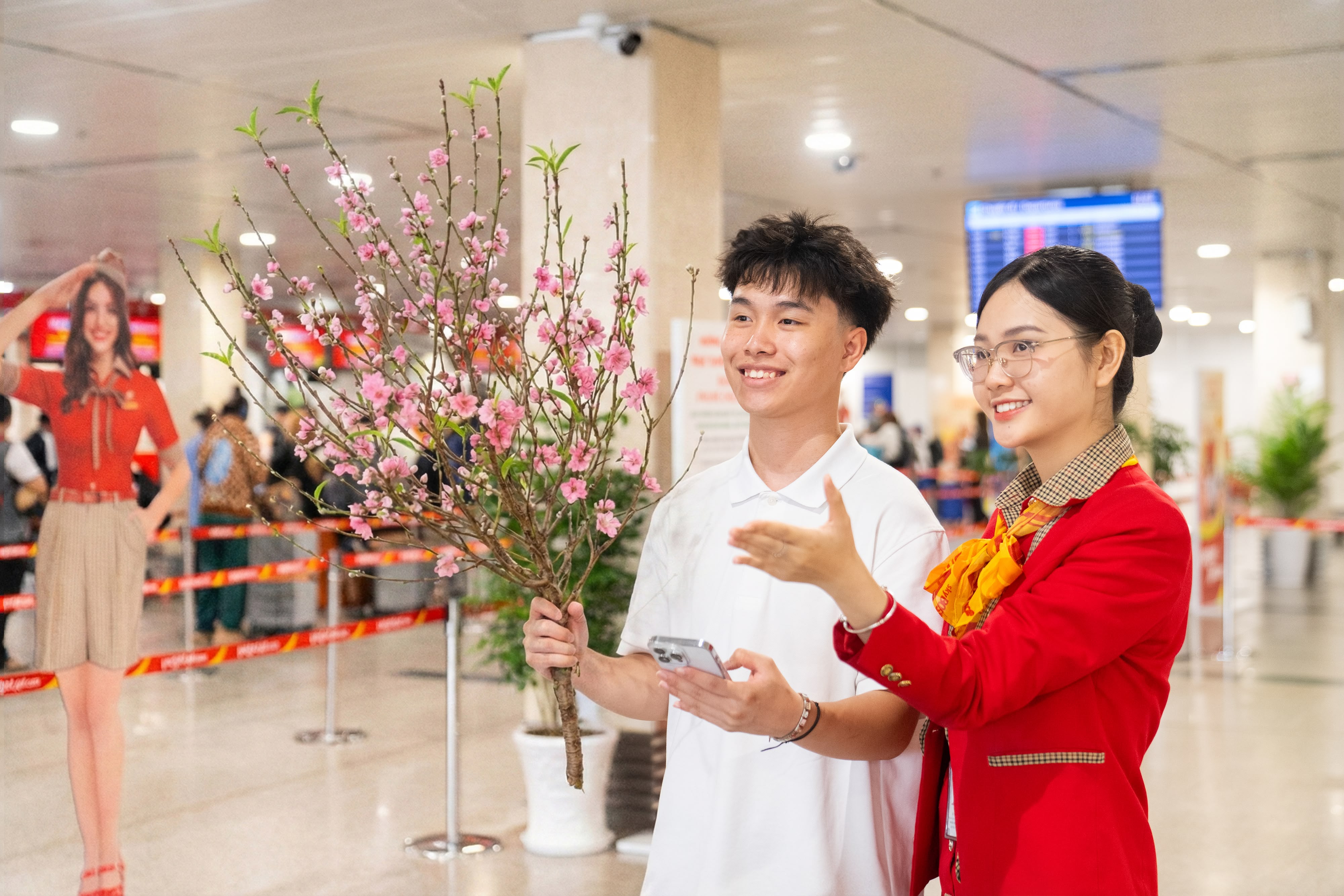 Vietjet nhận vận chuyển mai, đào Tết Nguyên đán 2026 từ 15/01