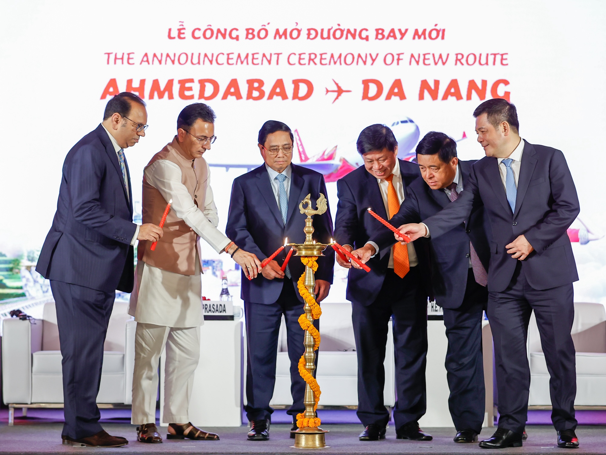 Vietjet chào đón hành khách thứ 200 triệu, công bố đường bay Ahmedabad (Ấn Độ) – Đà Nẵng, tặng 2 triệu vé giá siêu ưu đãi