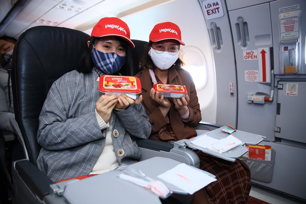 Tưng bừng đ&oacute;n ch&agrave;o năm mới cực &ldquo;chất&rdquo; với đại tiệc khuyến m&atilde;i bay c&ugrave;ng Vietjet