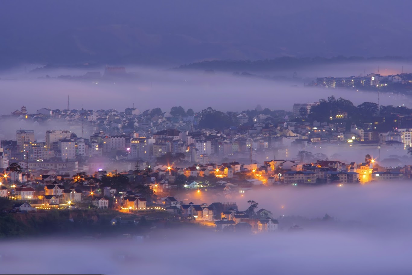 Travel Tips for Da Lat During Lunar New Year: Booking Flights and Hotels