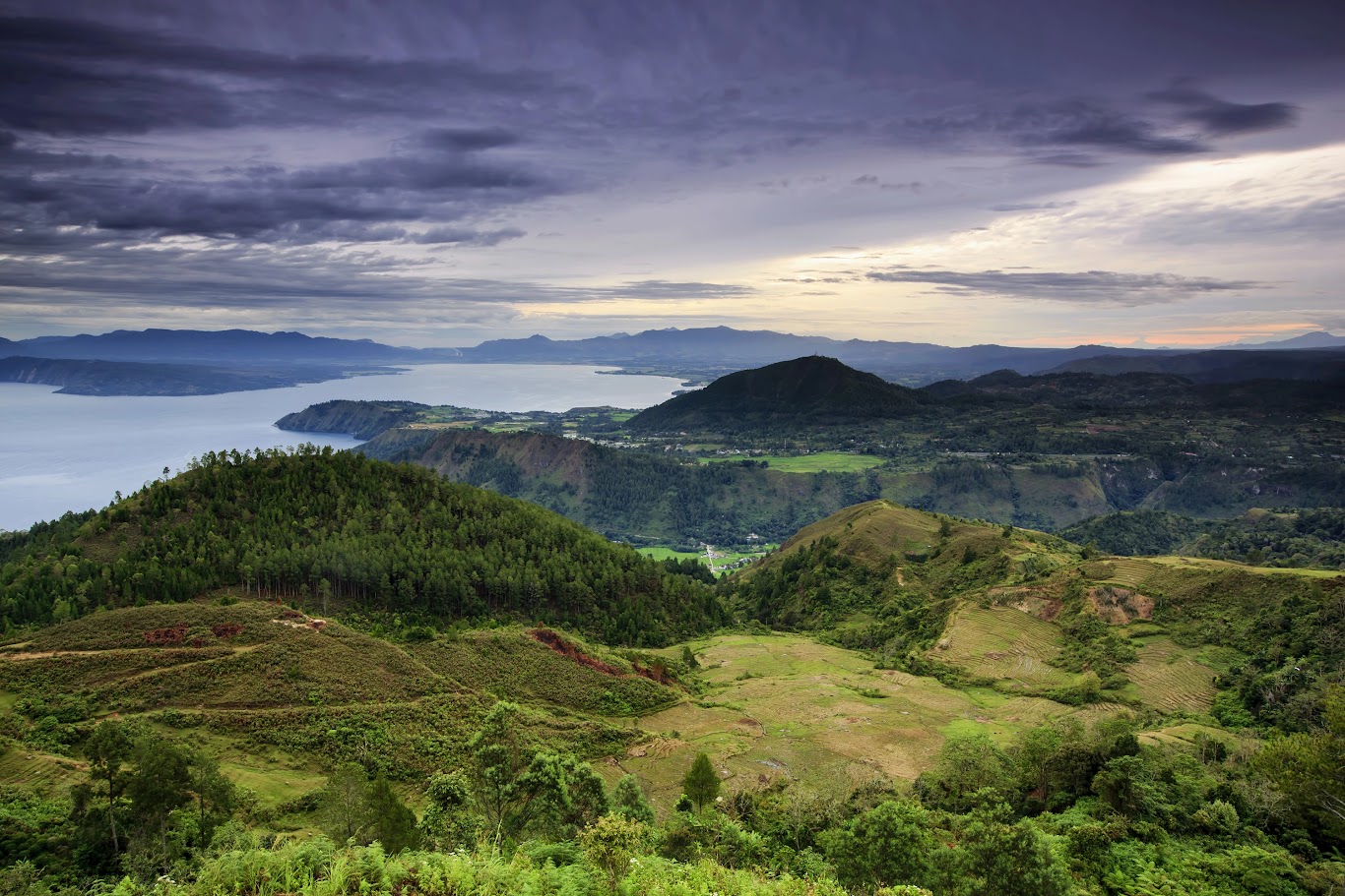 When is the best time to travel to Indonesia?