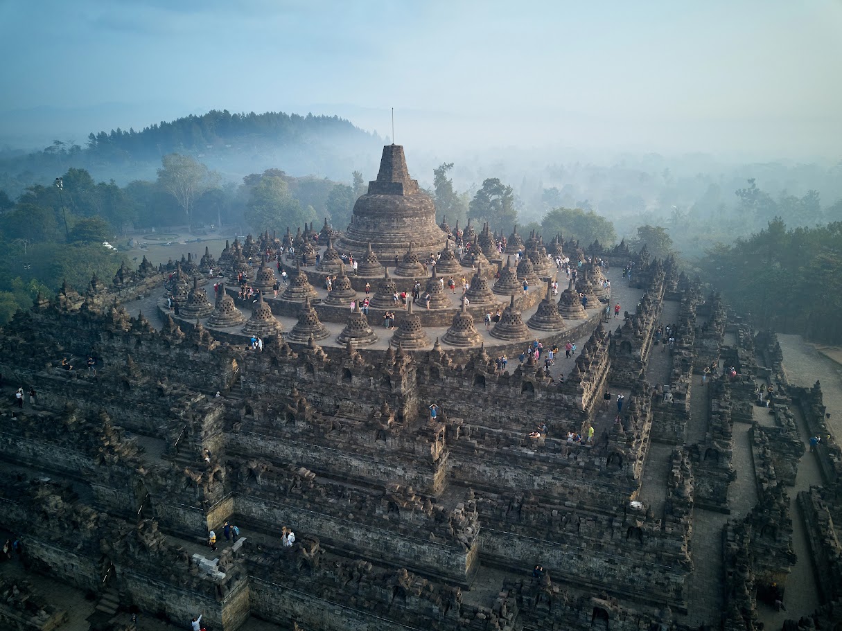 ボロブドゥール寺院訪問 - 世界最大の仏教寺院 | Vietjet Air