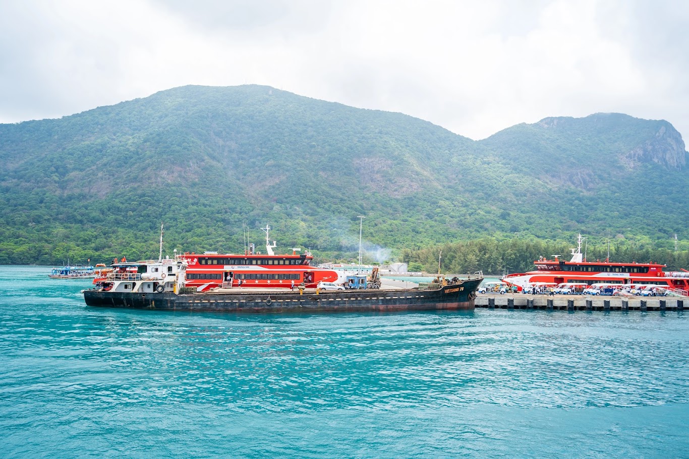 How to book the best flight tickets from Ho Chi Minh City to Con Dao