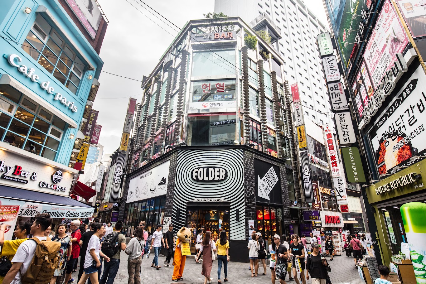 Myeongdong Seoul: Shopping, Dining, and Skincare Paradise | Vietjet Air
