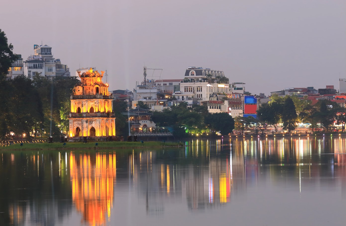 Hoan Kiem Lake Walking Street