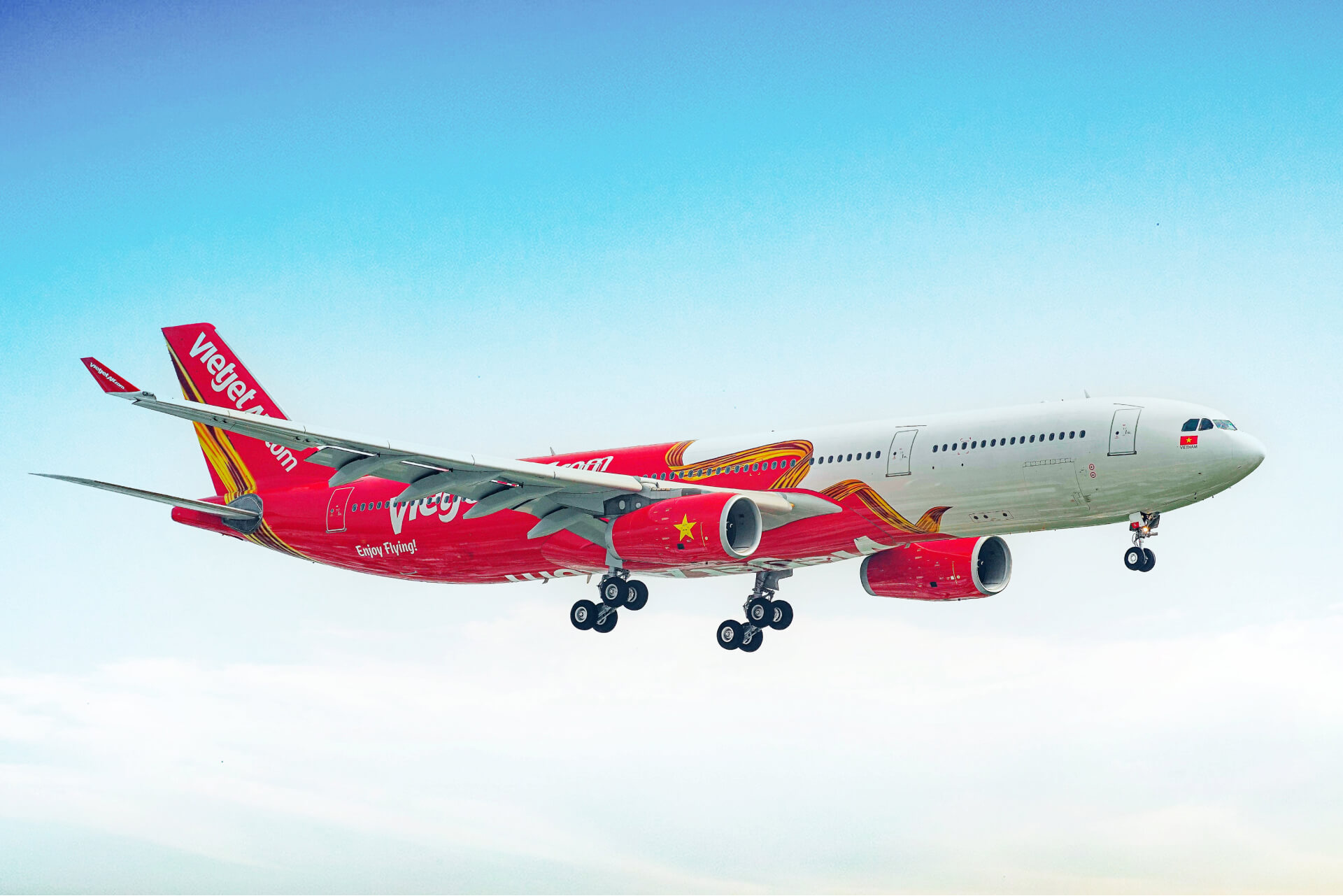 Thủ tướng Chính phủ tặng bằng khen cho hãng hàng không Vietjet về thành tích tham gia cứu nạn, cứu hộ giúp nước bạn Myanmar