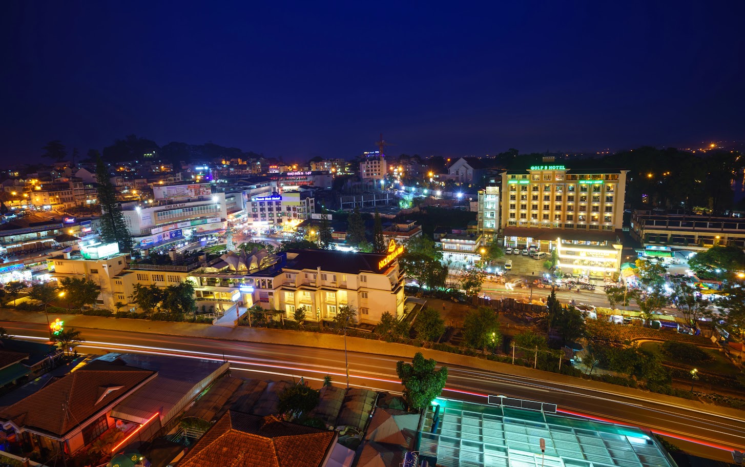 Travel Tips for Da Lat During Lunar New Year: Booking Flights and Hotels
