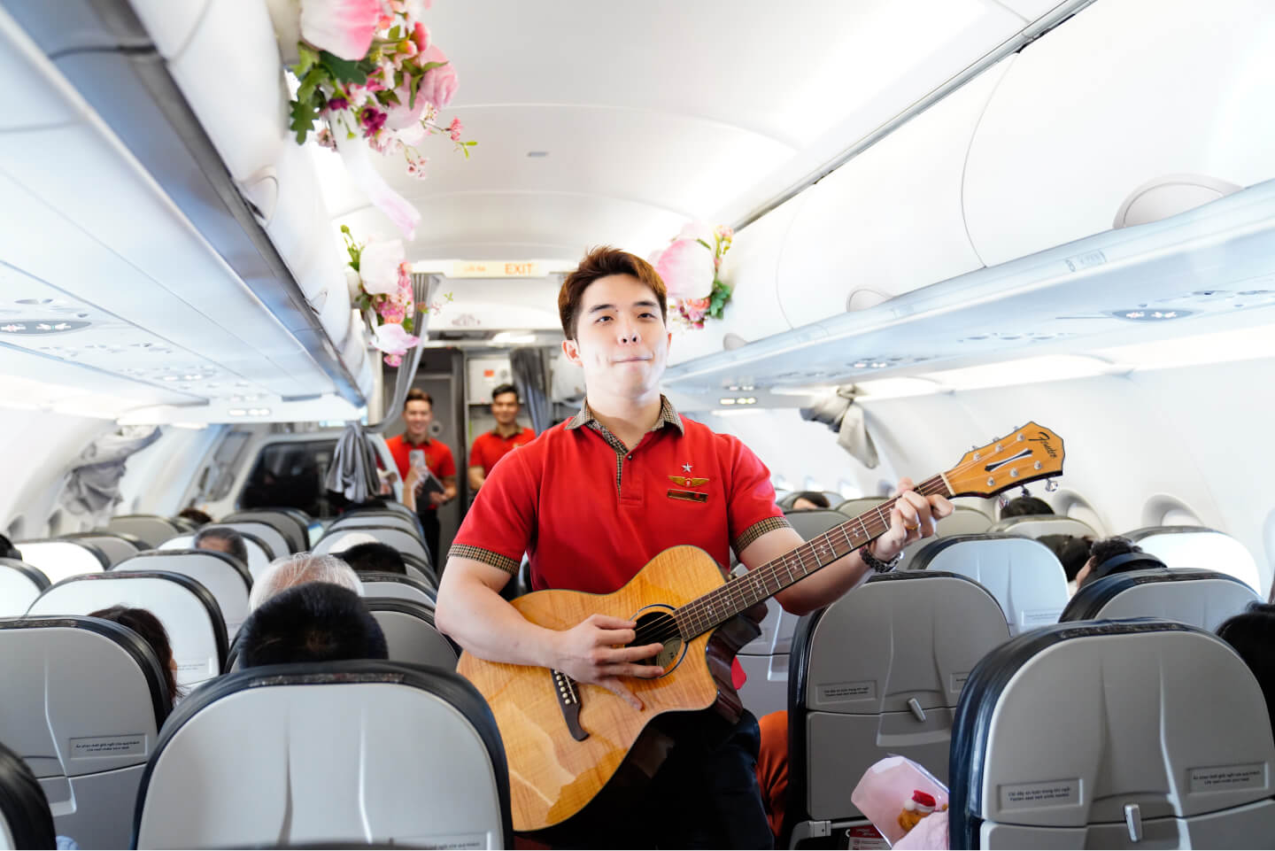 8/3 bay ra thế giới cùng người phụ nữ yêu thương trên những chuyến bay Vietjet