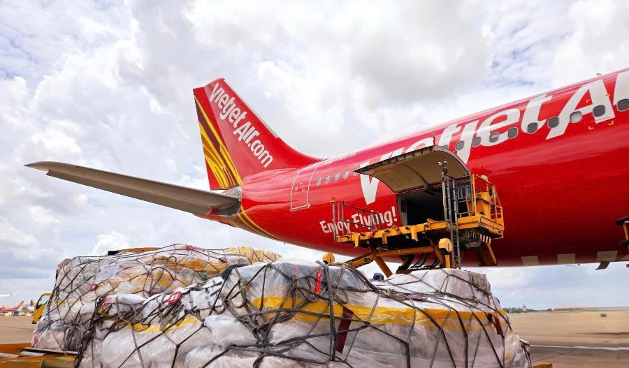 Vietjet hỗ trợ hành khách ảnh hưởng bởi mưa lũ tại Miền Trung