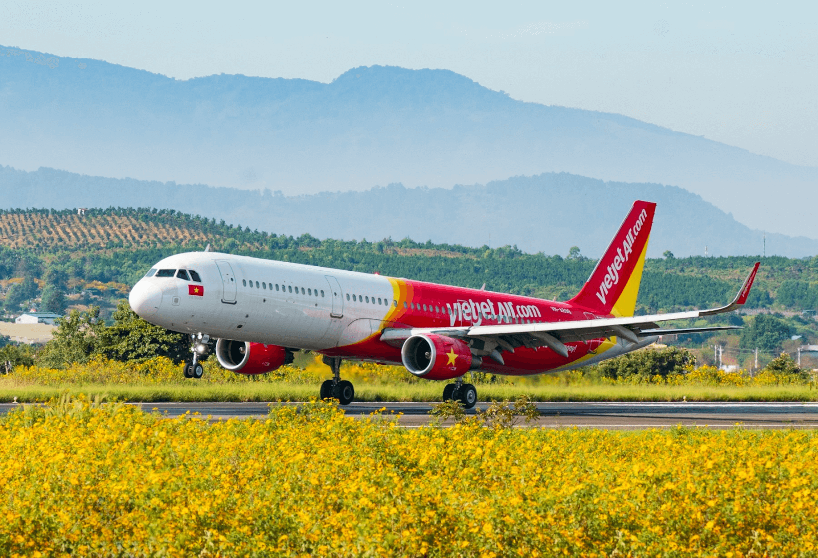 Flights at Phuket Airport