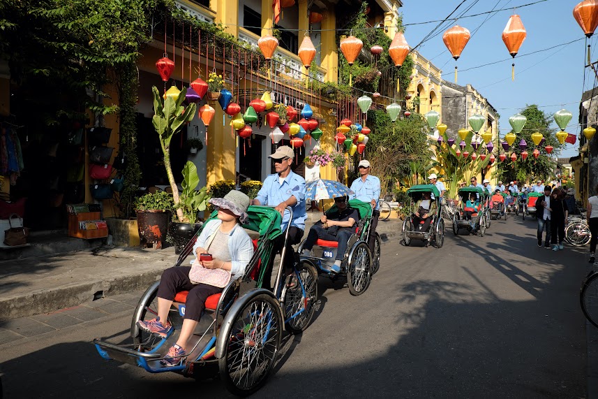 2024 年旅行趋势 - 当今的年轻人将如何旅行?