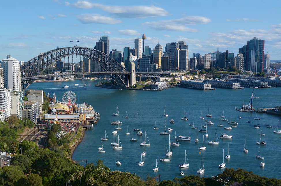 When is the best time to travel to New South Wales?