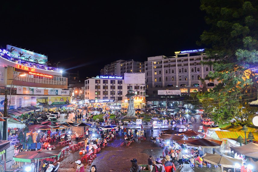  位于大叻市场附近的平价酒店，提供自助早餐