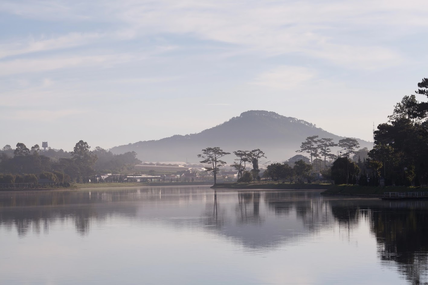 位于大叻夜市附近的平价酒店，提供自助早餐