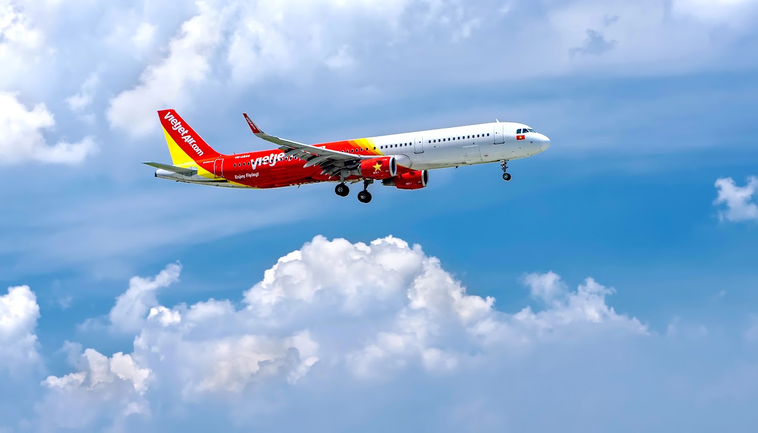 What Is a Connecting Flight? 5 International Transit Tips to Avoid Missing Your Flight