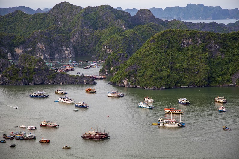 カトバへの2日間1泊の旅行：行程と費用