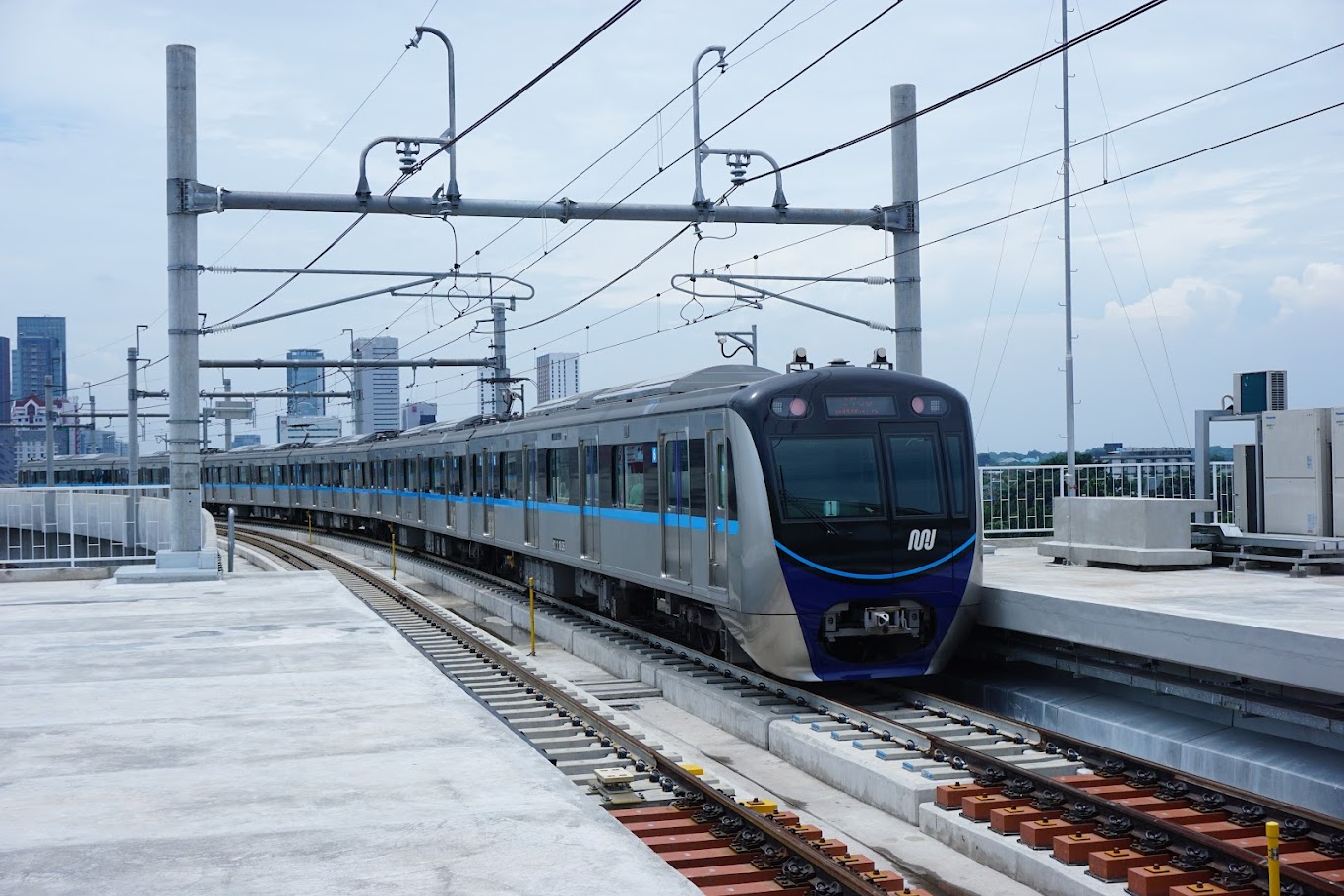 How to get around Jakarta using public transportation