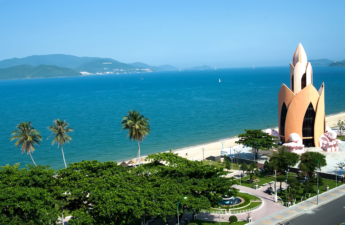 Latest Tips for Booking Flights to Cam Ranh in Summer 2024