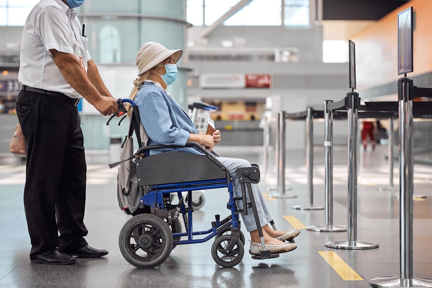 Đặt vé máy bay cho người cao tuổi | Phòng Vé Máy Bay Gotolink 