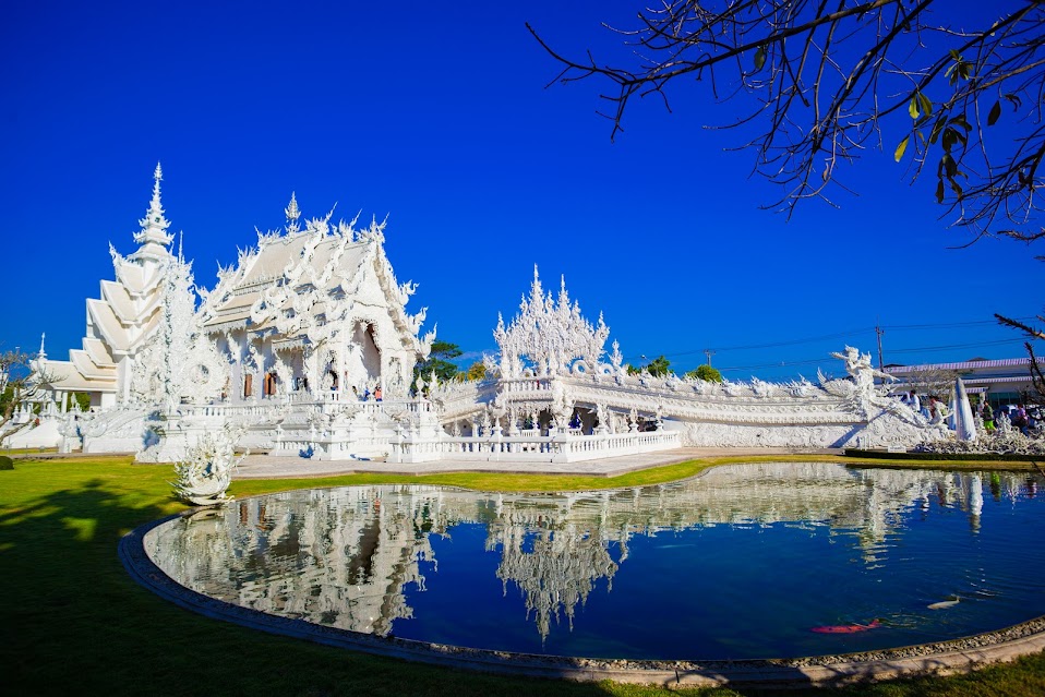 Explore the White Temple Wat Rong Khun Thailand
