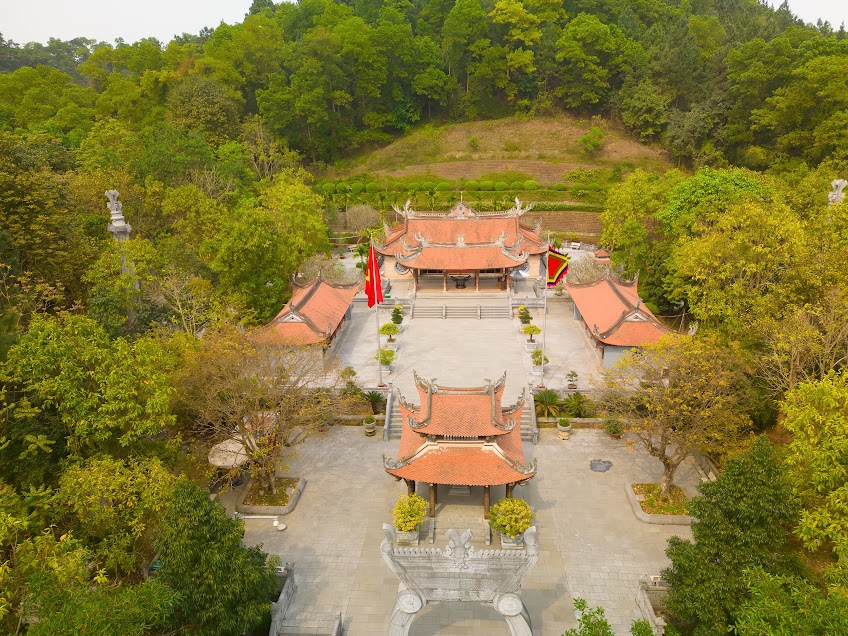 How meaningful is the spiritual tourism at the beginning of the year during Tết?