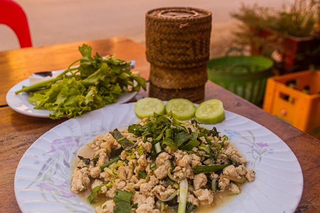 Khám phá ẩm thực Lào với những món ngon khó cưỡng