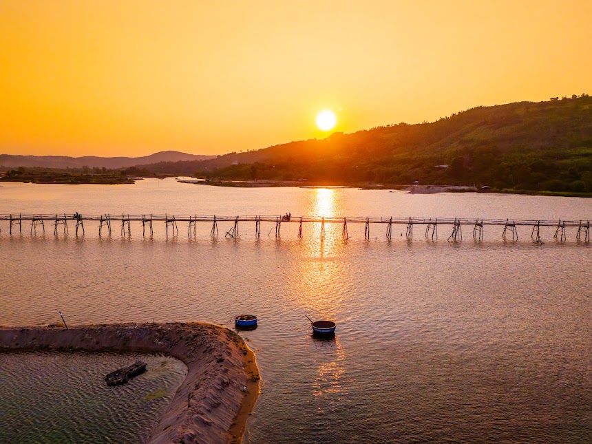 Mr. Cop Wooden Bridge – The Most Picturesque Natural Spot in Phu Yen