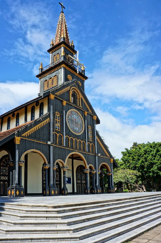 การท่องเที่ยวที่มังเดน จังหวัดคอนตุมด้วยตัวเองจาก A - Z