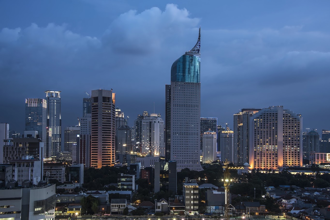 Where to stay when visiting Jakarta? Choose a hotel near the airport or in the city center