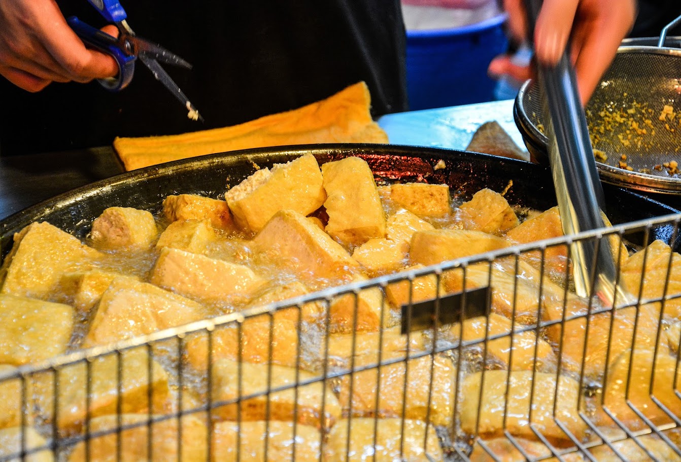 Raohe Night Market: Directions & Must-Try Foods at Raohe Night Market