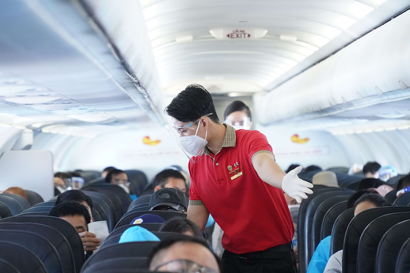 Đi máy bay mùa dịch an toàn