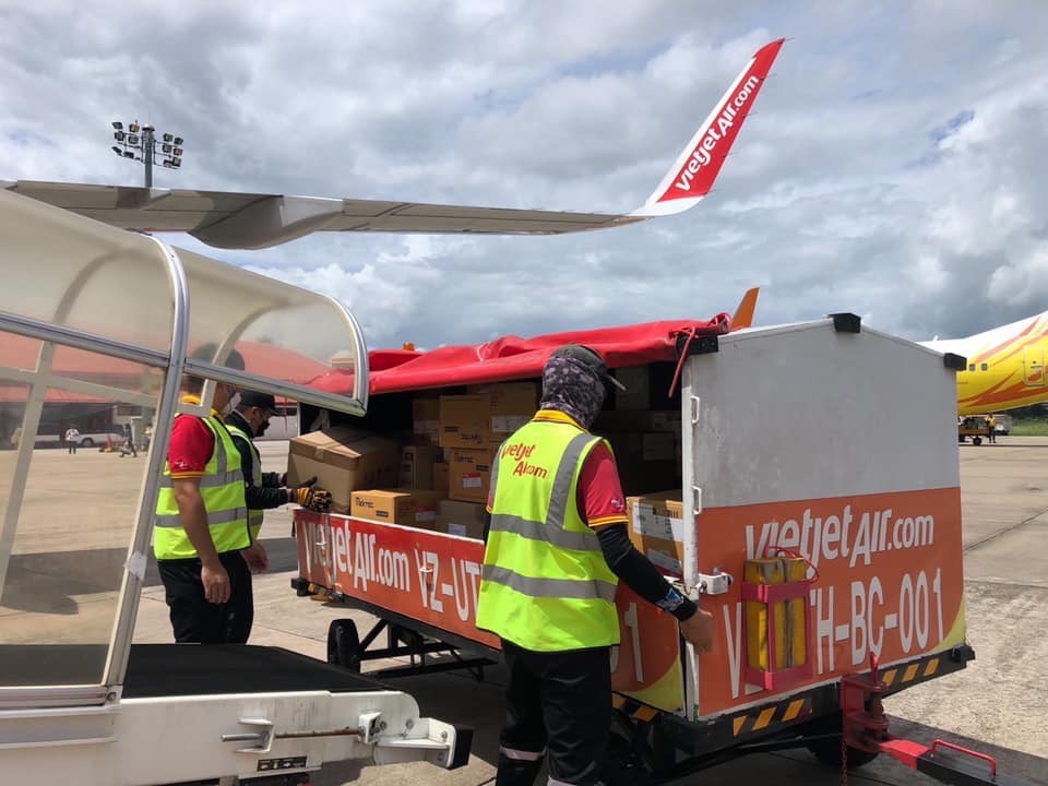 ไทยเวียตเจ็ทร่วมขนส่งเครื่องมือและอุปกรณ์ทางการแพทย์