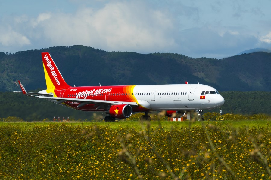 ขบวนแห่บิกินี่ “Vietjet Hello Pattaya” ออกมอบความสนุกสนานทั่วพัทยา พร้อมโปรโมชั่น 0 บาท
