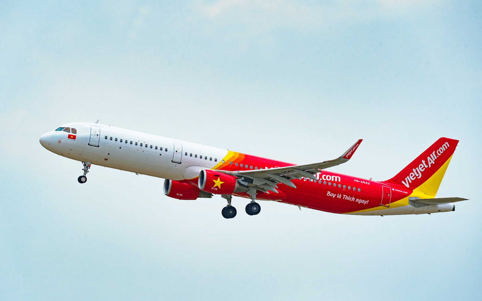 Travel to Cambodia with Vietjet