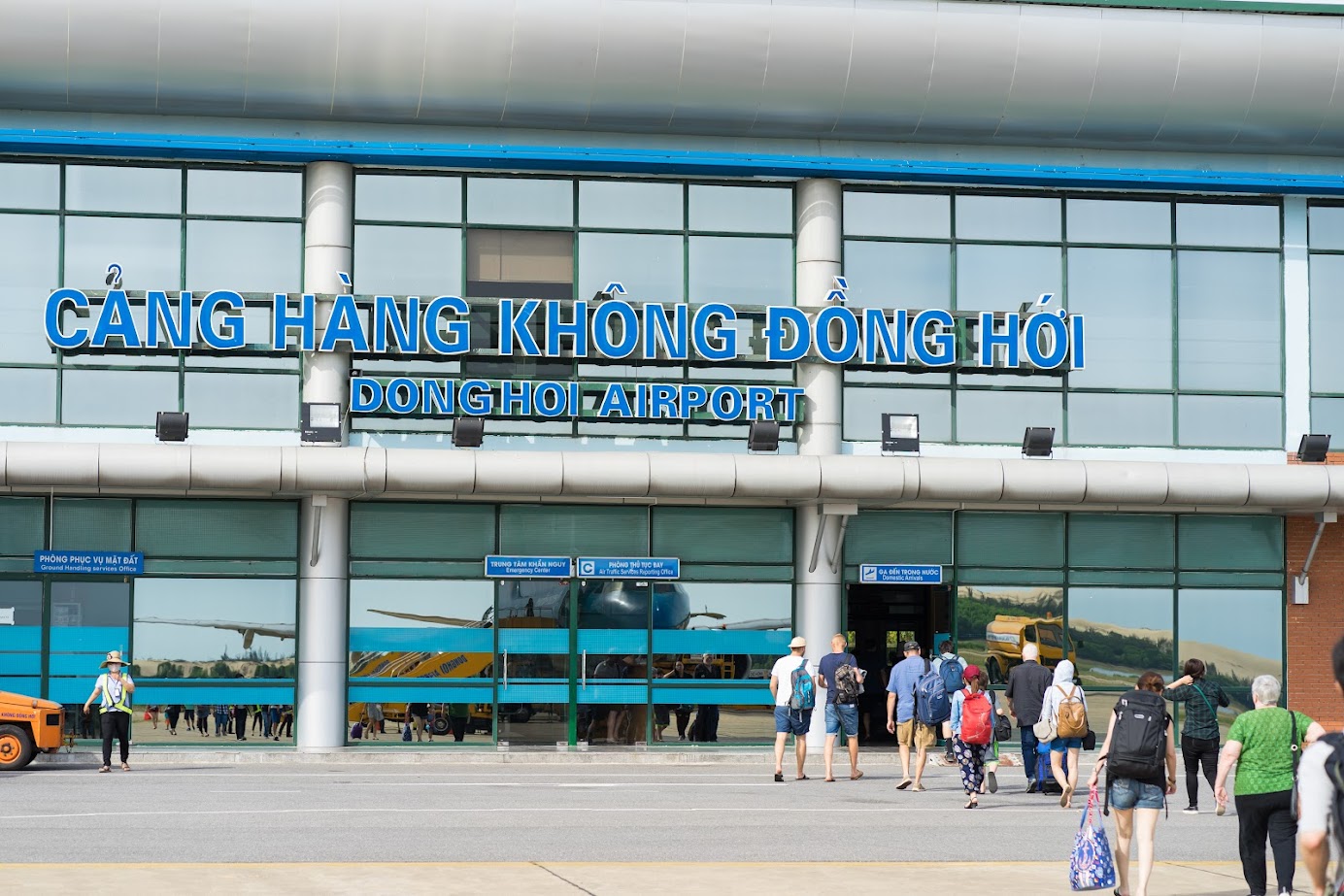 Sân bay dân dụng ở Việt Nam