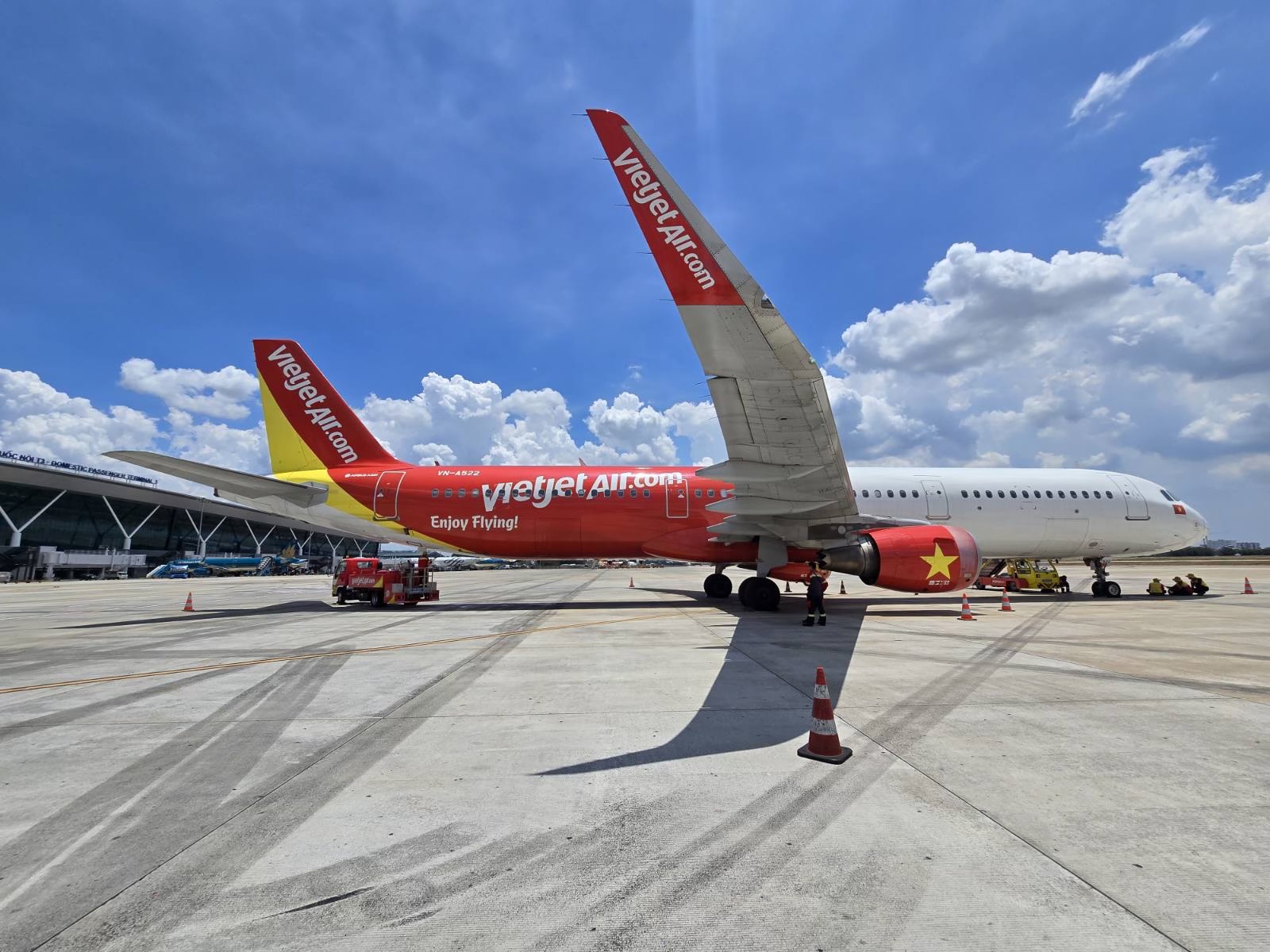 Welcome summer with Vietjet’s 55% off ticket promotion on May 5