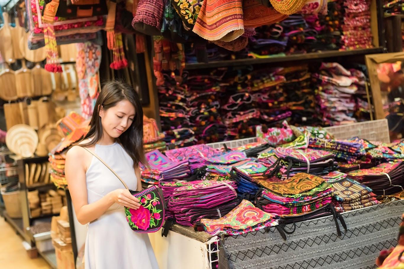 Shopping at Chatuchak traditional market