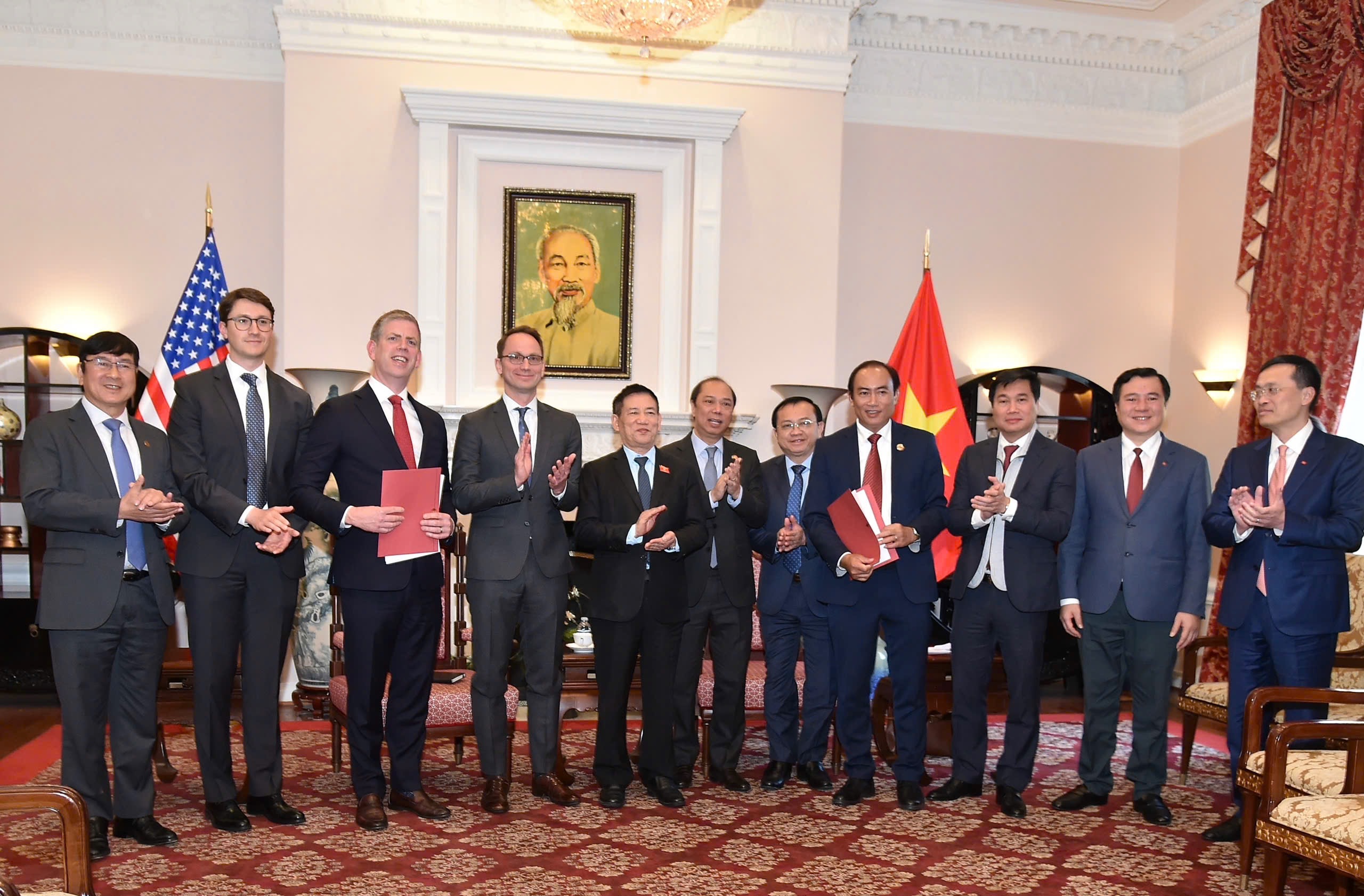 Vietjet and AV AirFinance ink US$300 million agreement to boost fleet growth, totaling the airline’s U.S. trade ties to US$64 Billion