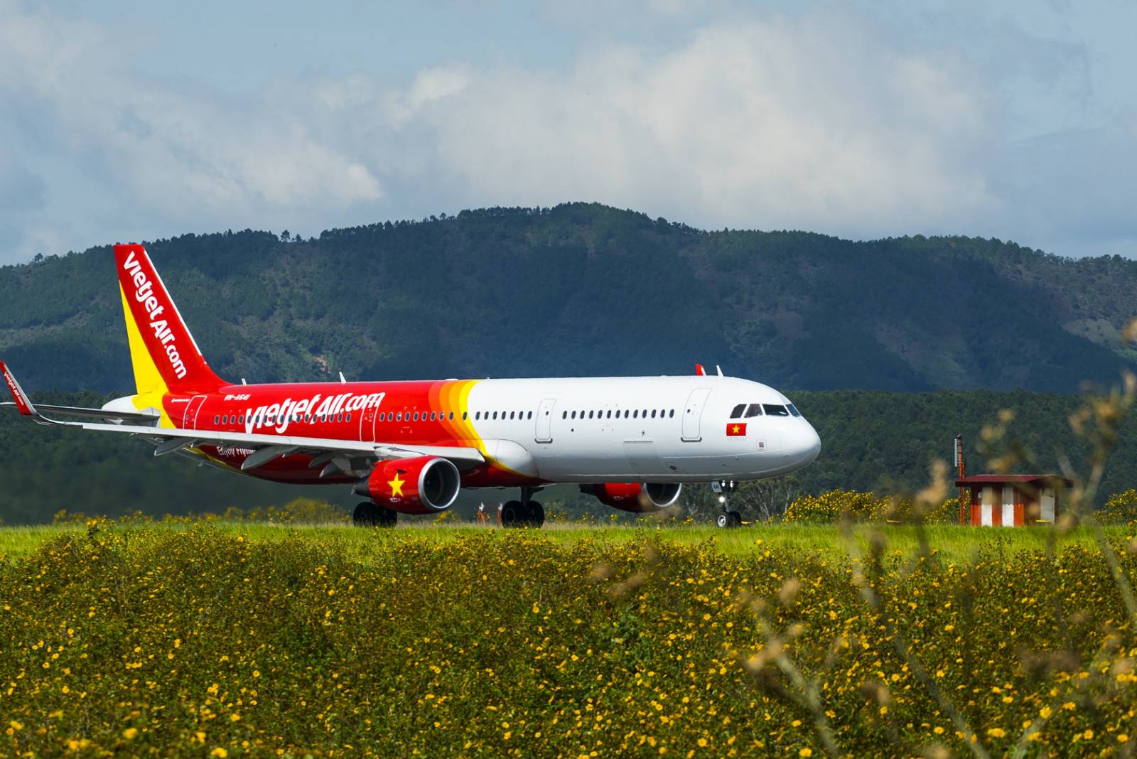 Vietjet cùng AVIC Cabin Systems hợp tác toàn diện trong lĩnh vực nội thất, công nghiệp phụ trợ tàu bay