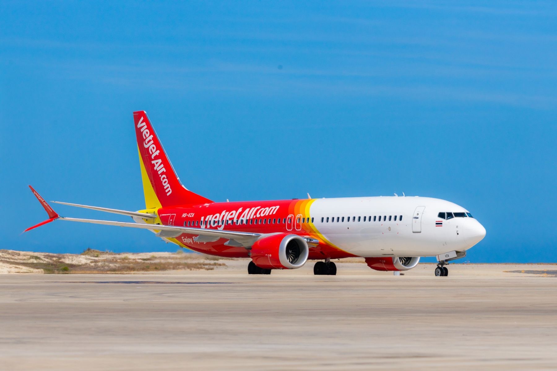 Vietjet mang không khí lãng mạn mùa Valentine đến hành khách trên độ cao 10.000 m
